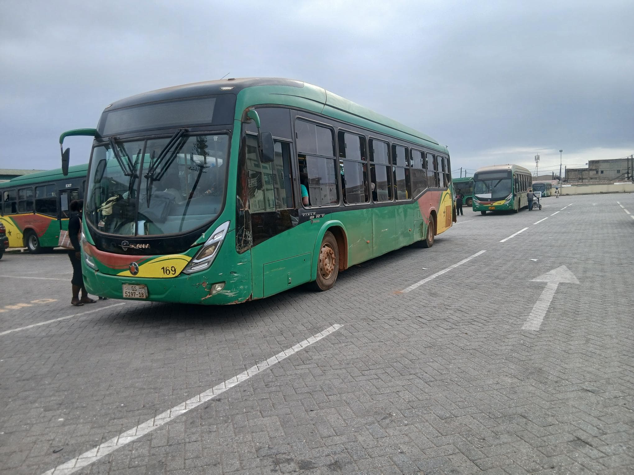 Ayalolo contra-flow moves 8,000 passengers from Adenta to Accra on first day