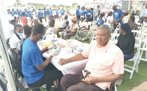 Top-Up Pharmacy takes health screening to Sebrepor