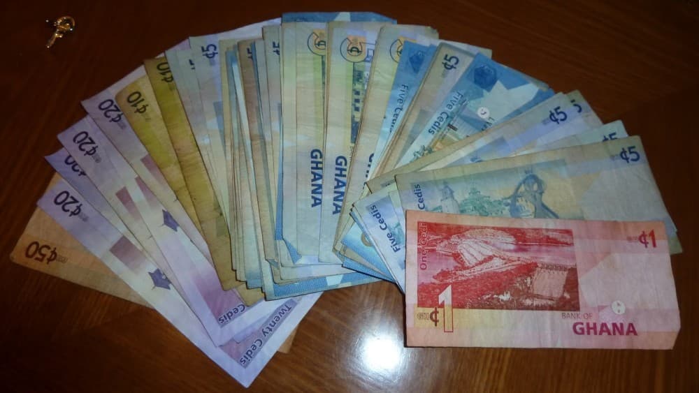‘Take damaged banknotes to commercial banks for replacement’ – BoG warns against repairing cedi notes for resale