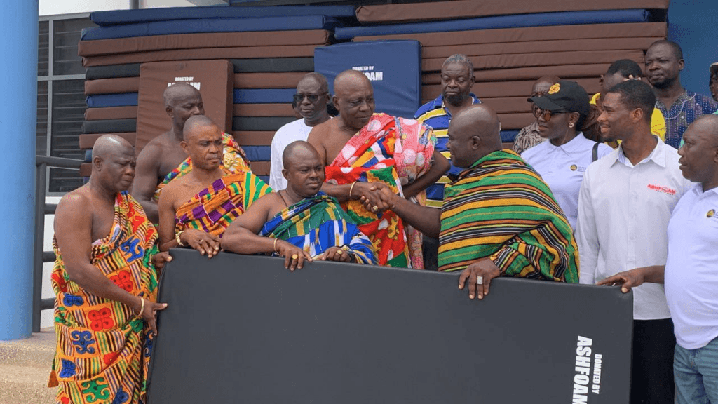 Asantehene’s alma mater ‘Sefwi Wiawso SHS’ receives 600 mattresses from Otumfuo Osei Tutu II Foundation
