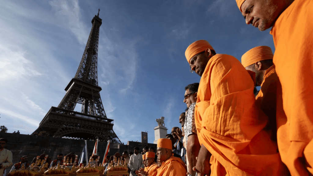 Eiffel Tower chief to quit after female staff replaced by men during religious visit