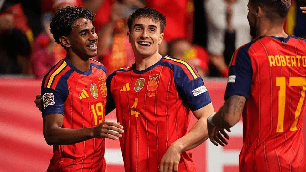 Spain beat Czech Republic to maintain winning run