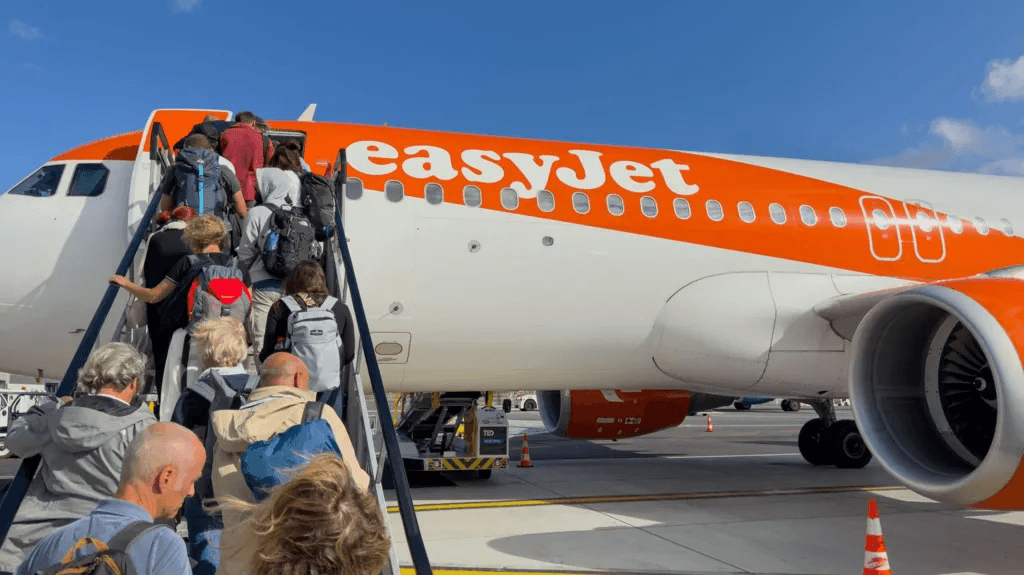 EasyJet agrees to £5.7bn takeover by US firm