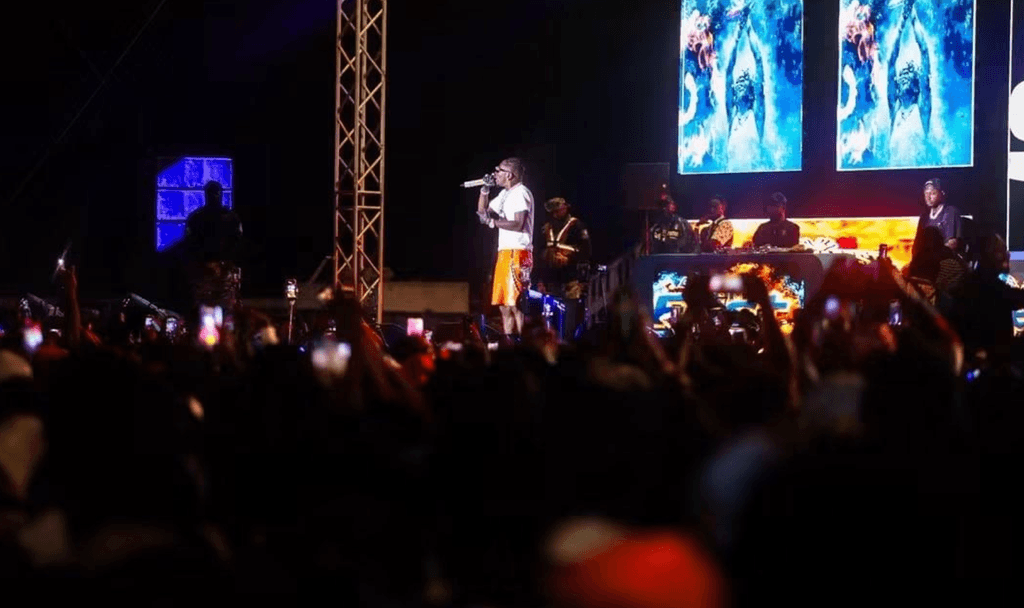 Shatta Wale performs Stonebwoy’s ‘Putuu ’, preaches unity among artistes and fans